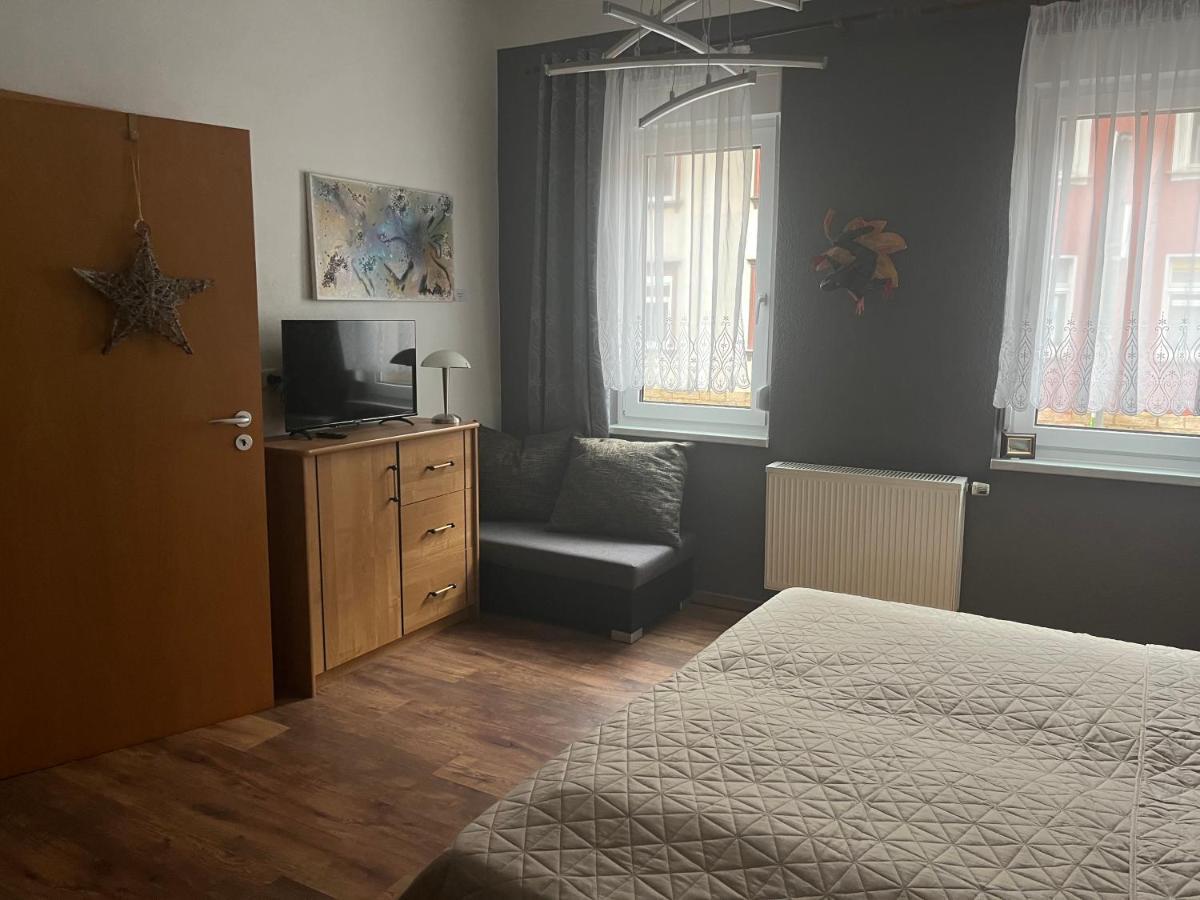 Delux Ferienwohnung am Ilmradweg und Kunstgalerie Kranichfeld Exterior foto